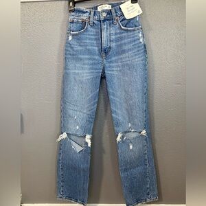 Abercrombie & Fitch The 90s Straight Ultra High Rise Jeans size 23 NWT